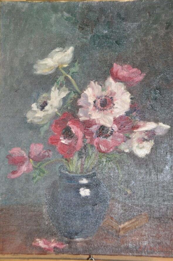 Tableau avant repulpage Tableau ancien de fleurs à l’huile avant restauration, couleurs ternies et le vernis est jauni.
