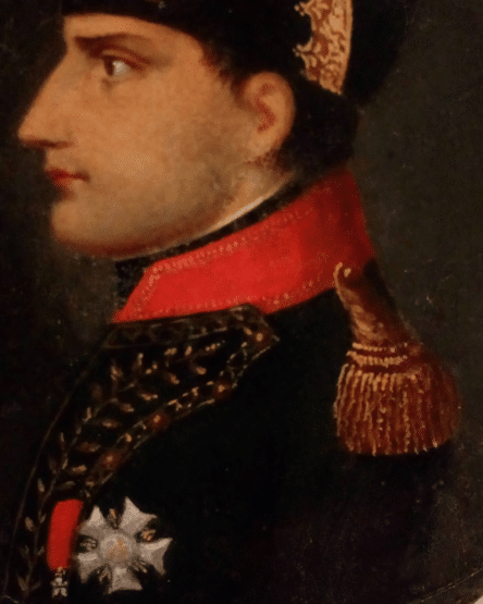 Portrait restauré sur bois représentant Napoléon : disparition des altérations et détails des décorations parfaitement visibles.